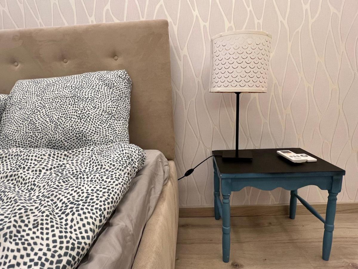 Apartment B112