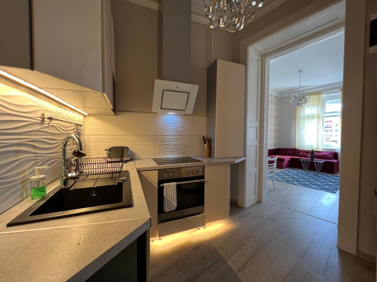 B112 Apartment
